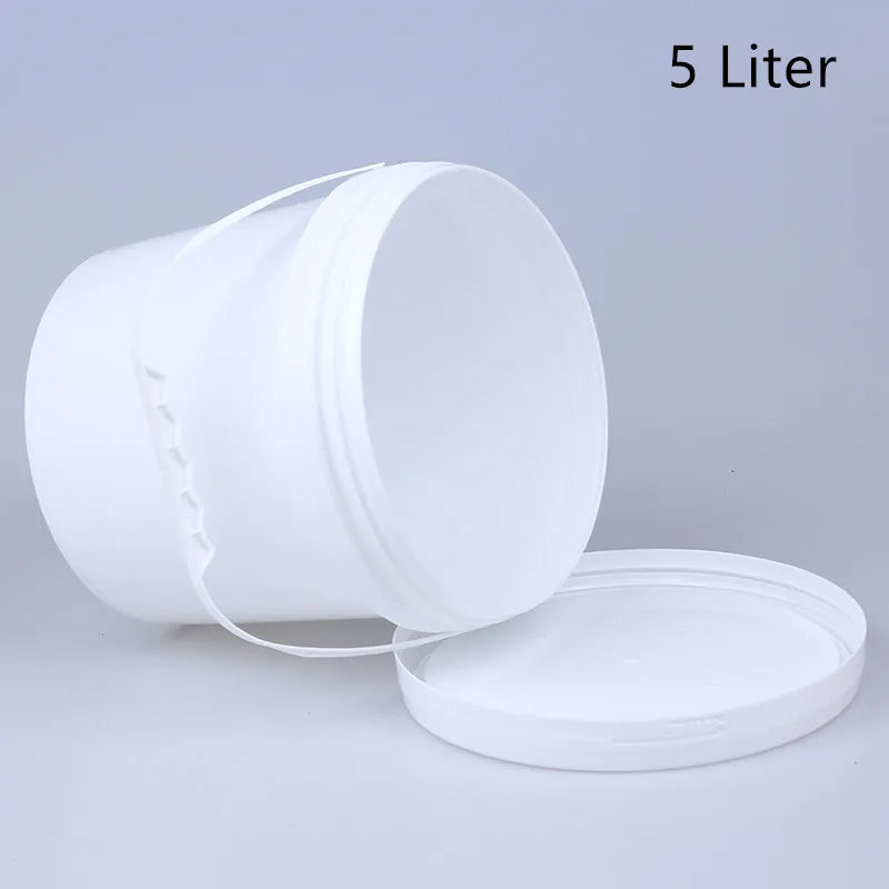 A white 5 liter storage bucket with a lid is shown next to its detached lid.