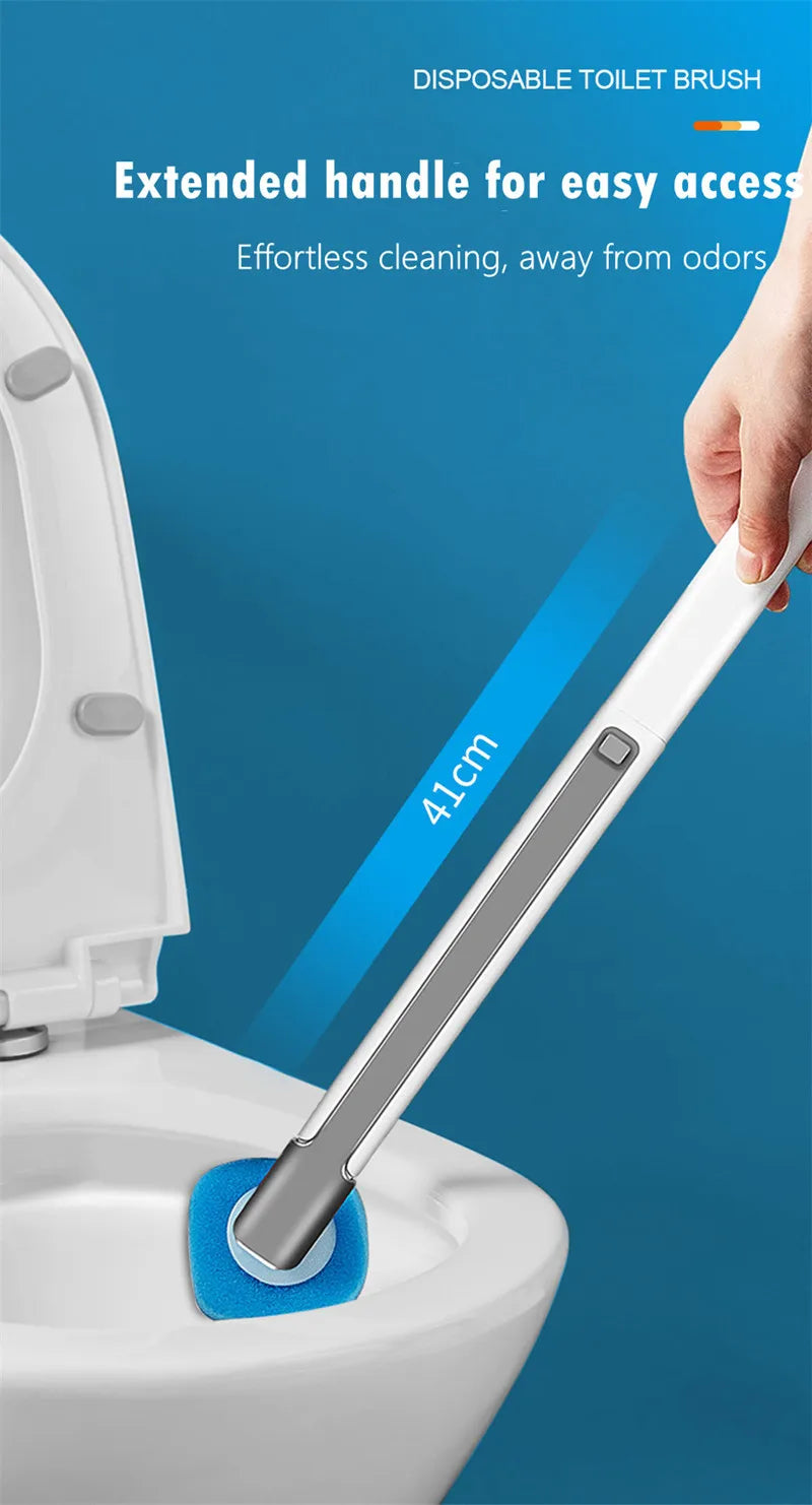 Eine Hand benutzt eine erweiterte, Einweg-Toilettenbürste, um eine Toirrspülung zu reinigen.