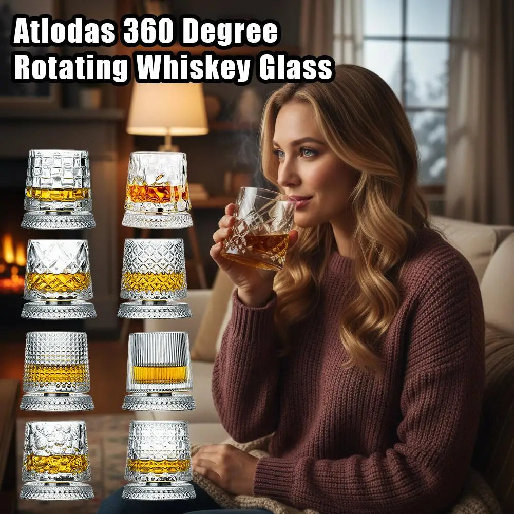 Una mujer sostiene un vaso de whisky giratorio, demostrando la función de rotación de 360 grados.