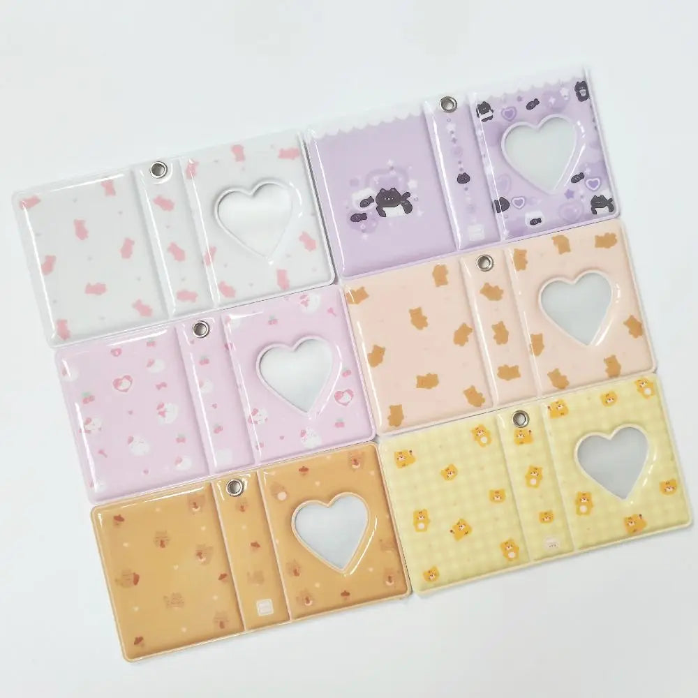 Un juego de páginas para álbumes de fotos claras con colores pastel y diseños de osos lindos para tarjetas y recuerdos.