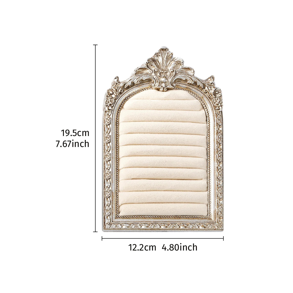 Présentoir de bijouterie rectangulaire avec cadre orné et insert rembourré.