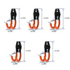 Un juego de tres ganchos metálicos para pared resistentes, naranja y negro, mostrados con líneas de dimensión.