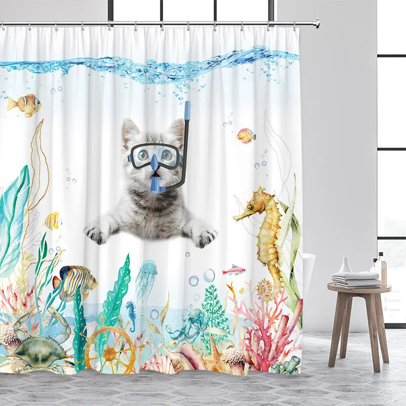 Cortina de ducha con tema divertido de dinosaurio gato surf con plantas acuáticas y agua azul.