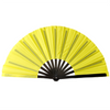 Ventilateur de bambou traditionnel jaune avec poignée noire et lattes rayonnantes