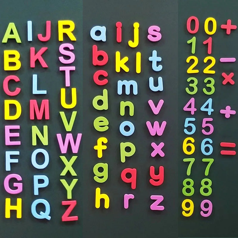 Magnetisches Alphabet-Lernset mit Groß- und Kleinbuchstaben in einer Rasteranordnung.