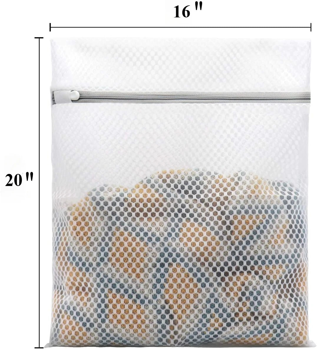 Weiße Netzwaschtasche gefüllt mit hellbraunen und blauen Wabennetzwaschtaschen.