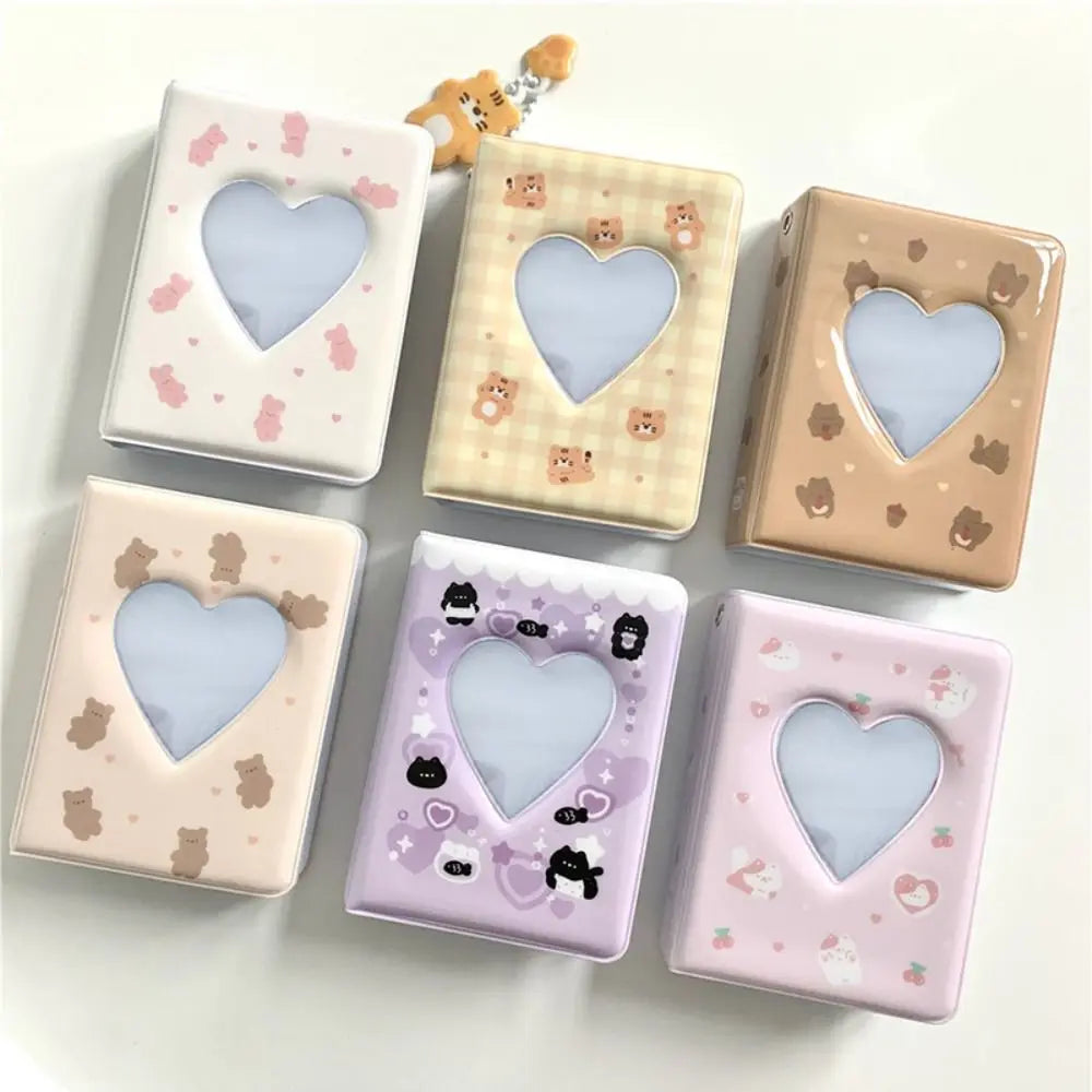 Una colección de tarjetas para álbumes de fotos con temática de osos lindos en varios colores pastel y formas de corazón.