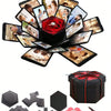 DIY Fotoalbumbox mit mehreren Fotoeinsätzen und verschiedenen Bastelwerkzeugen