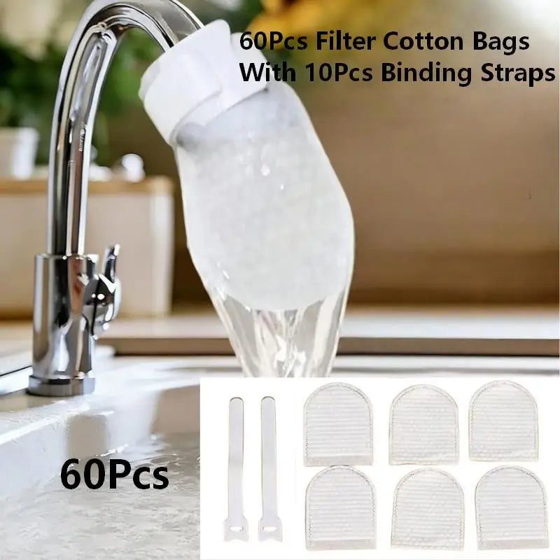 Grifo plateando vertiendo agua en un vaso de vidrio transparente, con 60 bolsas de algodón filtro blanco y correas de sujeció