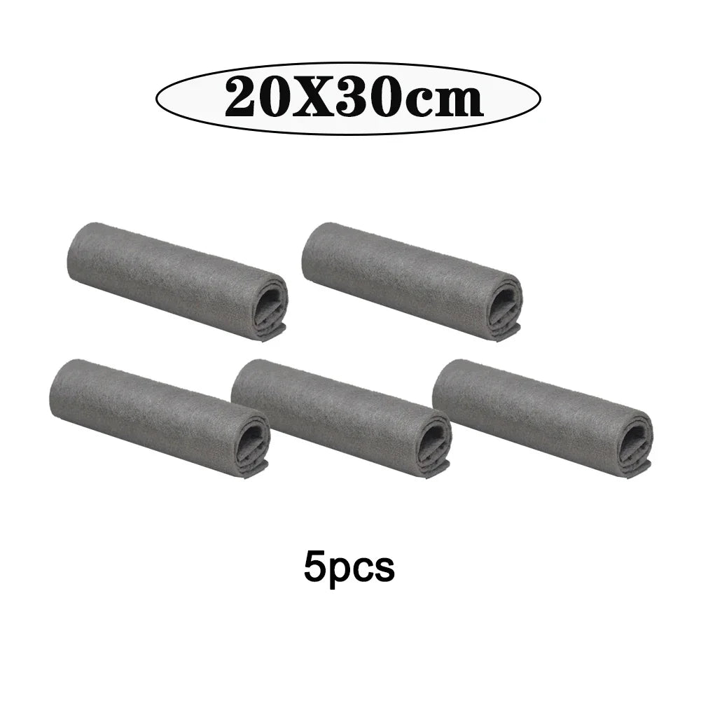 Five rolls of gray microfiber glass cleaning cloths, measuring 20x30cm each.