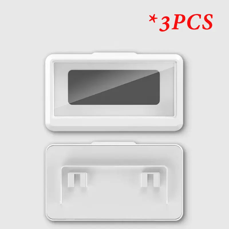 Tres fundas impermeables para móviles, incluyendo una cubierta protectora transparente y una de silicona.