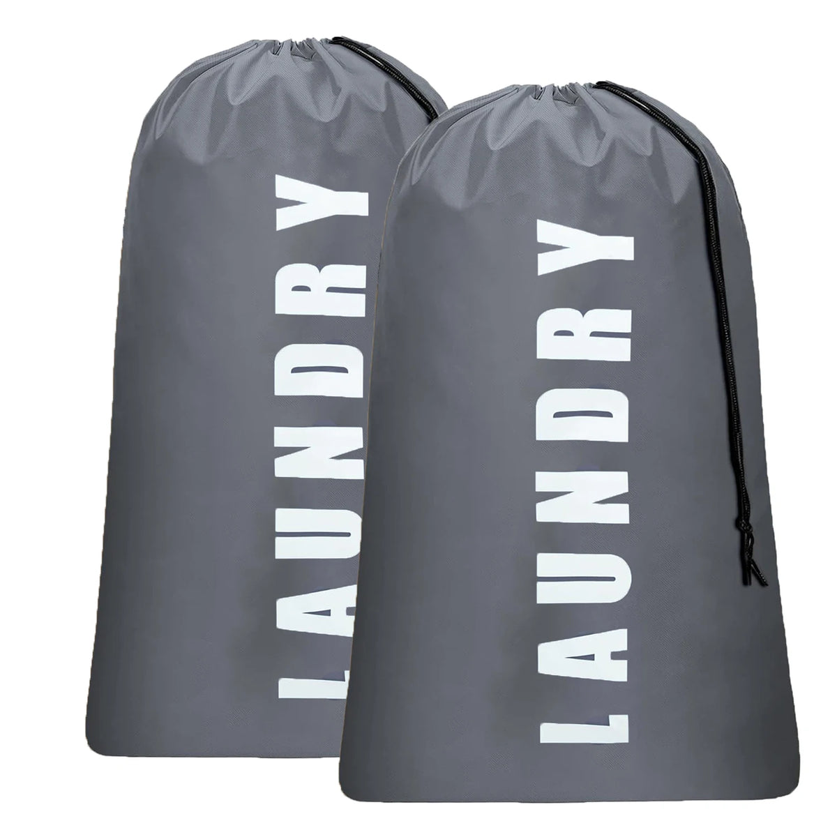 Dos bolsas de ropa grises con letras blancas, de pie.
