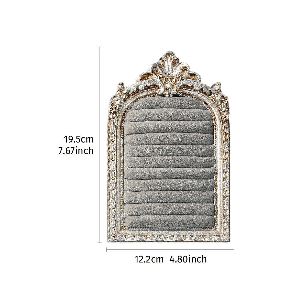 Présentoir de bijoux rectangulaire avec cadre orné et insert en velours gris.