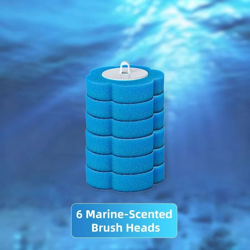 Une pile de six têtes de brosse bleues au parfum marine pour un set de brosses de toilette jetables à fixer au mur.