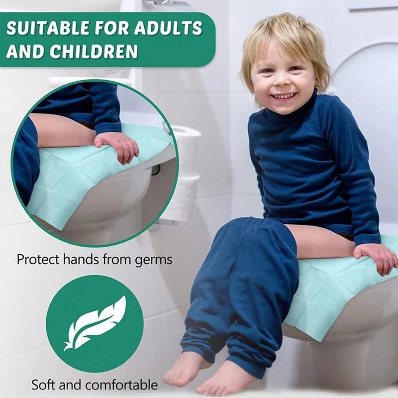 Ein Kind sitzt auf einer Toilette mit einer Einweg-Sitzabdeckung, die ihre Eignung für Erwachsene und Kinder hervorhebt.