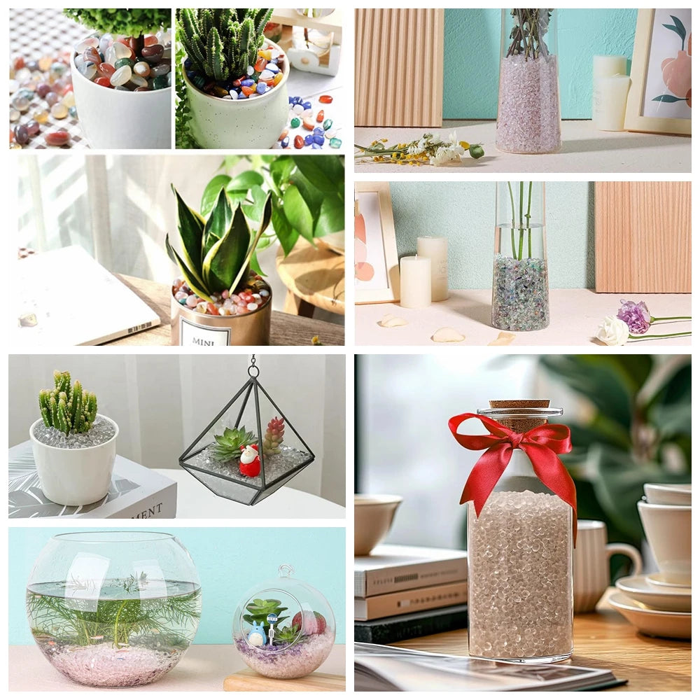 Colección de cristales y piedras naturales para sanación, exhibidos en recipientes de vidrio y cerámica para meditación y dec