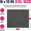 Un chiffon de nettoyage en microfibre gris foncé, dimensions de 16 par 12 pouces.