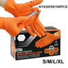 Guantes de trabajo industriales de nitrilo naranja puestos, con caja de talla XL visible.