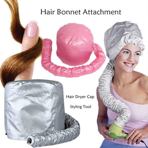 Eine Frau benutzt eine silberne Haartrockenhaube und Stylingwerkzeug auf ihrem Haar, mit einer rosa Haube als Zubehör daneben