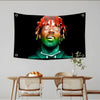 Porträt eines Mannes mit Dreadlocks, der in grün-gelber Farbe dargestellt ist, auf einer schwarzen Flagge.