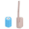 Un set de brosse à toilettes jetable rose avec une tête de nettoyage bleue.