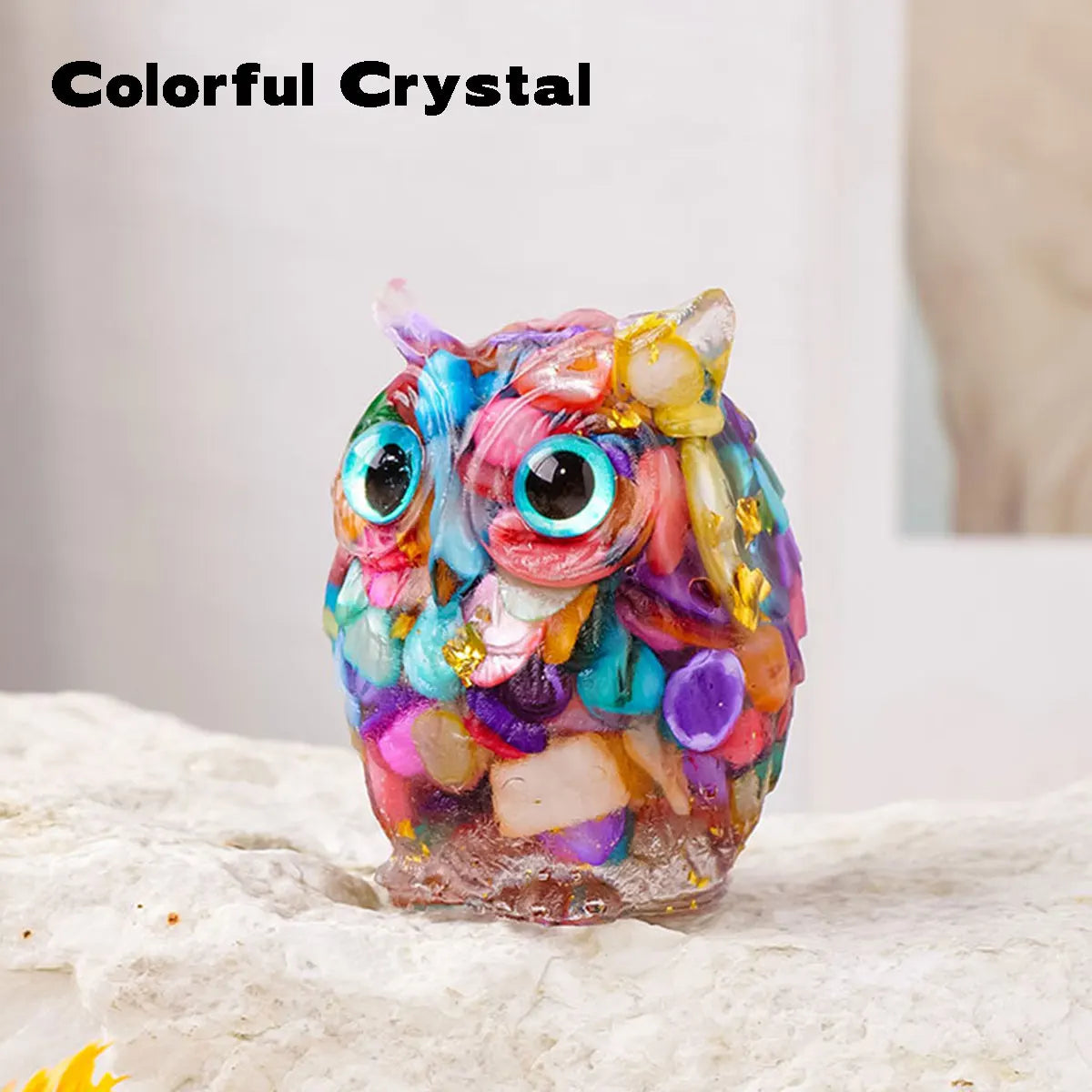 Colgante de búho de piedra cristalina triturada con gotas y colores iridiscentes brillantes