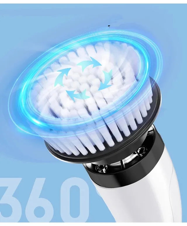 Vista cercana de un fregador eléctrico blanco con cabeza de cepillo giratoria mostrando un efecto de limpieza azul.