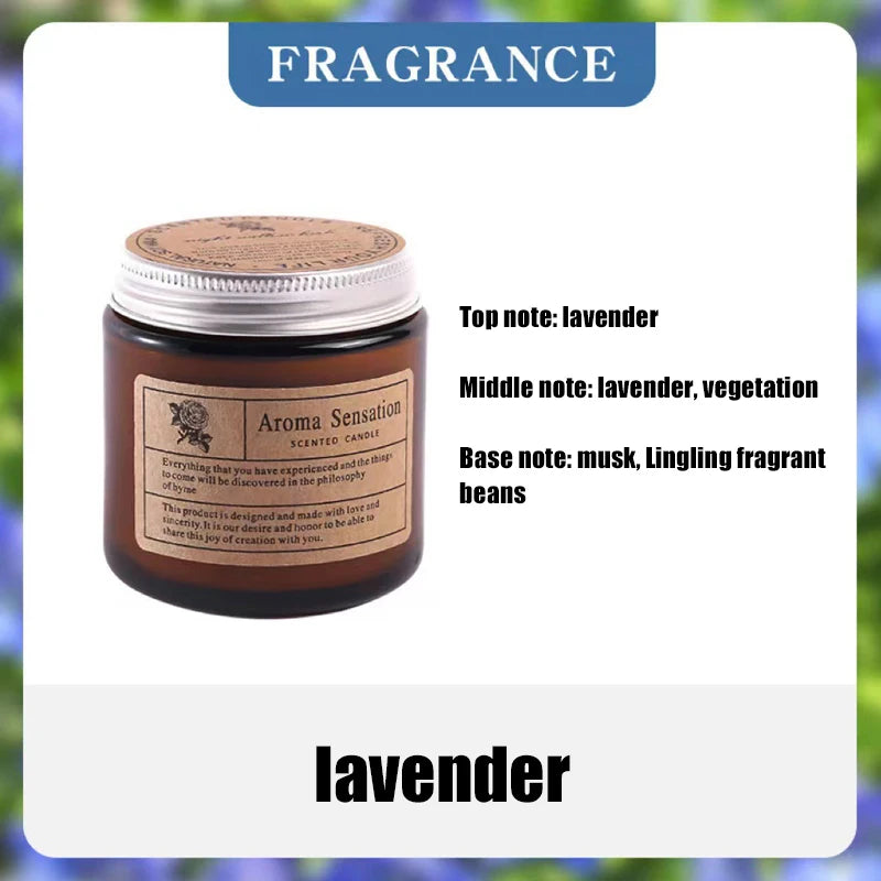 Ein Kerzenglas Aroma Sensation mit Korkverschluss und Lavendelnoten.