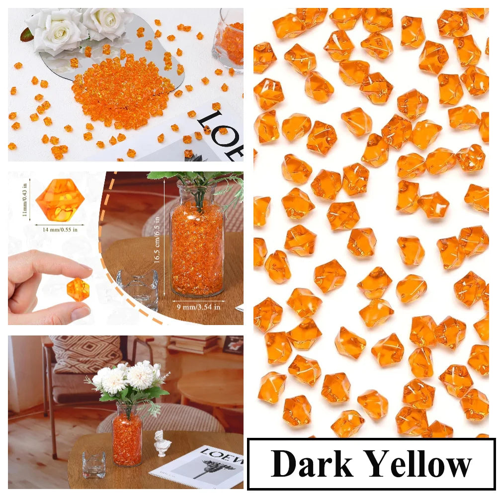 Rocas de hielo triturado de acrílico naranja para decoración y relleno, exhibidas sobre una superficie blanca.