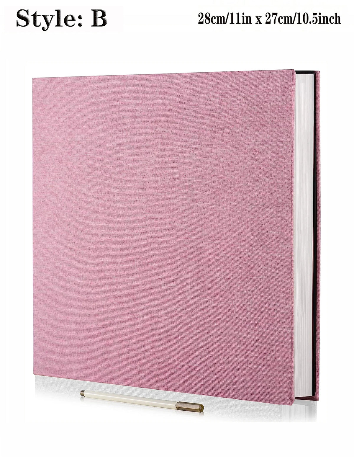 Pinkes Leinen-Fotobücheralbum mit selbstklebendem Umschlag und einem goldenen Stift davor.