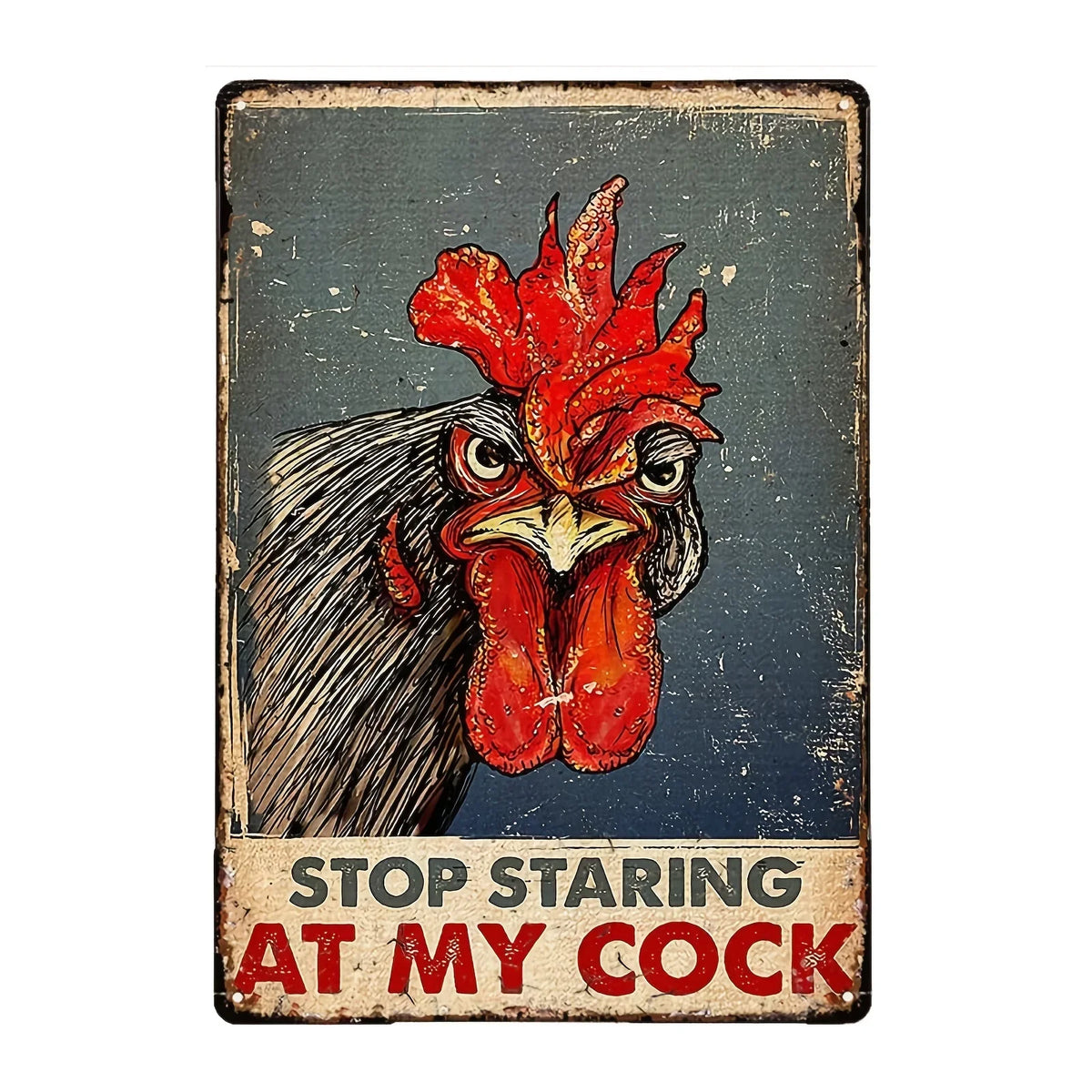 Vintage-Metalldosen-Schild mit stilisiertem, wütendem rotem Hahnkopf vor blauem Hintergrund.
