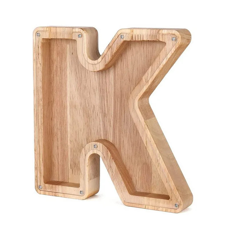 Une lettre K en bois en forme de tirelire pour économiser