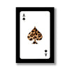 Ein Spielkartenspiel mit Leoparden-Cheetah-Printdesign.