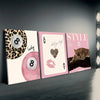 Set aus drei rosa und schwarzen Leinwandkunstdrucken mit Leoparden- und Gepardenmustern sowie der Zahl acht