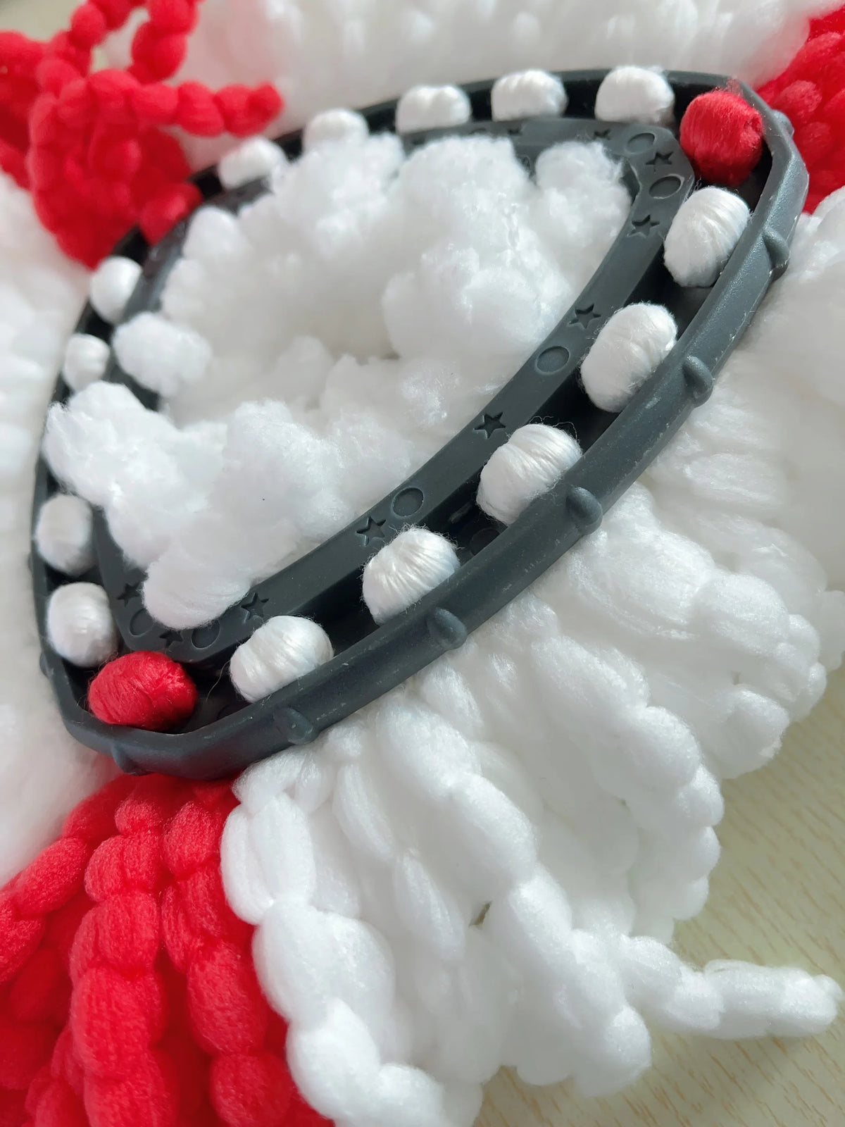 Replacement mop head pads for O-Cedar and Vileda EasyWring systems shown with red and white yarn