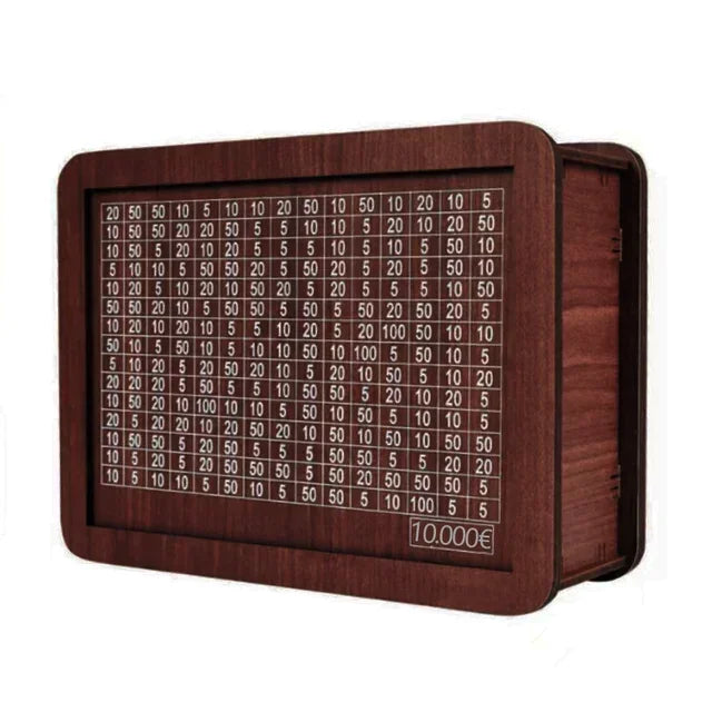 Hucha de madera con rejilla de denominaciones y ranura para monedas.