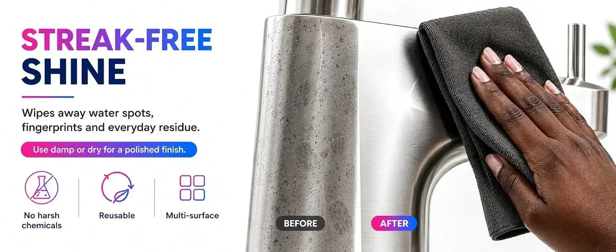 Une main essuie une bouteille en acier inoxydable avec un chiffon de nettoyage sombre, démontrant un éclat sans traces après 