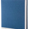 Blalbumen mit selbstklebendem Fotoalbum aus Leinenblau mit silberner Stift davor.