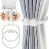 Ensemble de pinces à rideaux magnétiques en perles, montrant différentes tailles et un produit fini sur un fond de tissu gris