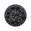 Schwarzes Holzpendelbrett mit Buchstaben und Zahlen in einem Kreis für metaphysische Dekoration