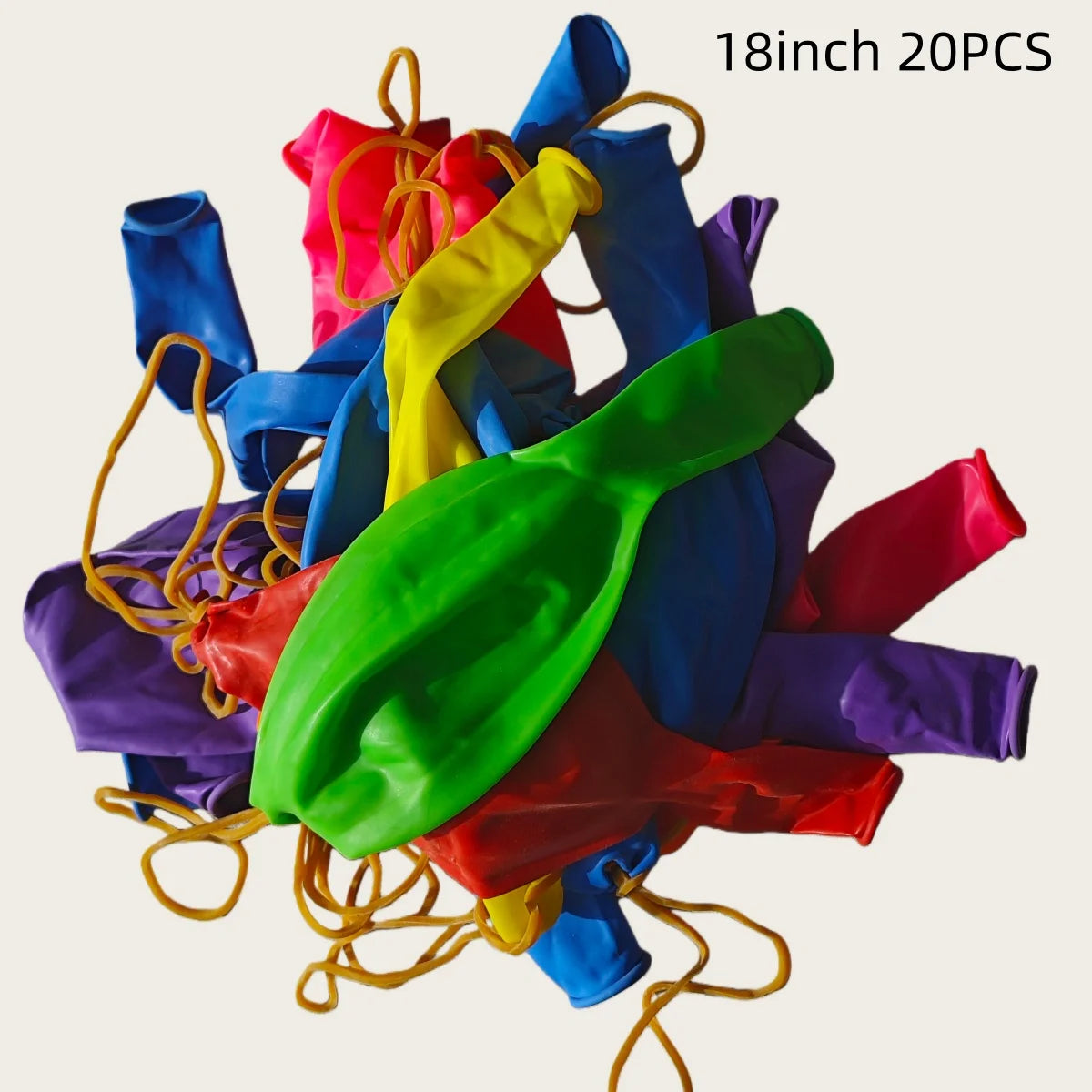 Un lot de 20 ballons à percer en latex réutilisables de diverses couleurs vives comme le bleu, le jaune, le rouge et le viole