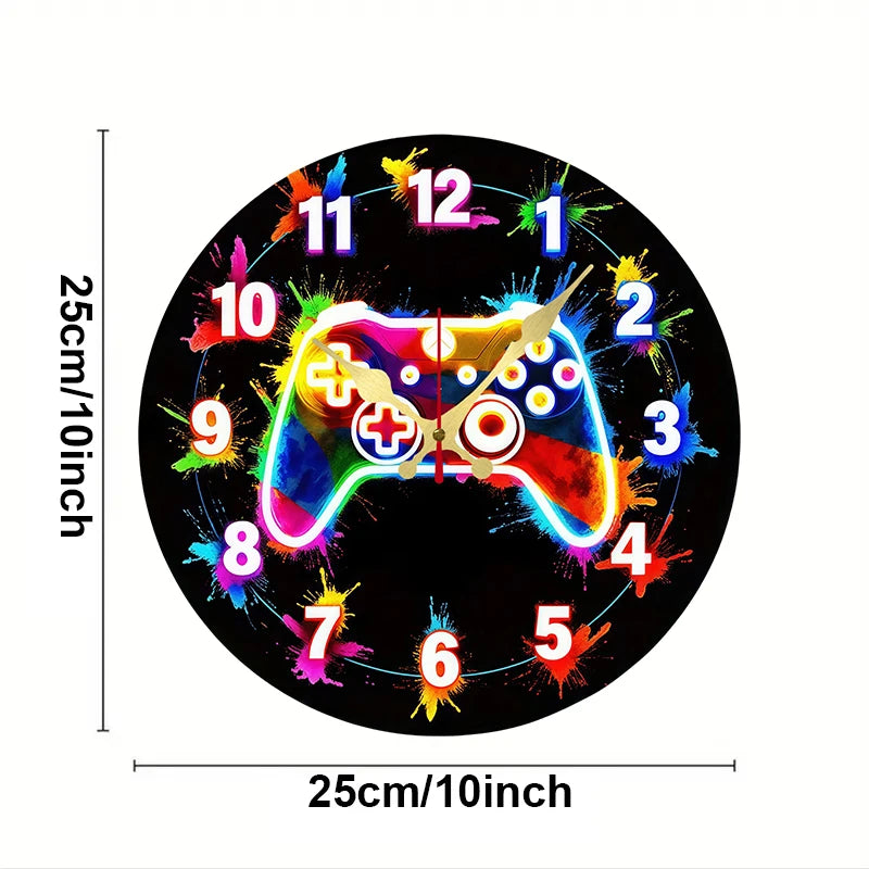 Reloj de pared redondo de madera colgante con números del 1 al 12 y diseño de control de videojuego.