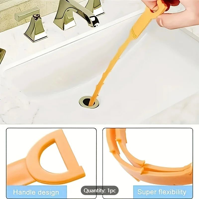 Una mano usa una herramienta flexible naranja para limpiar un desagüe de fregadero.