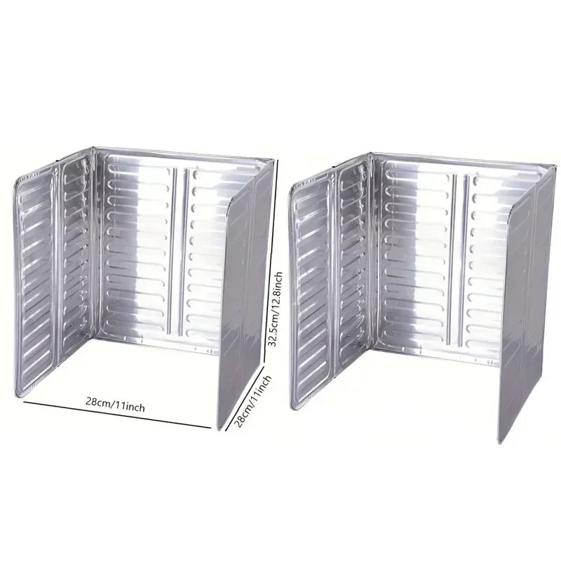 Klappbare Aluminium-Küchenherd-Spritzschutz mit klaren Paneelen, geöffnet und geschlossen.