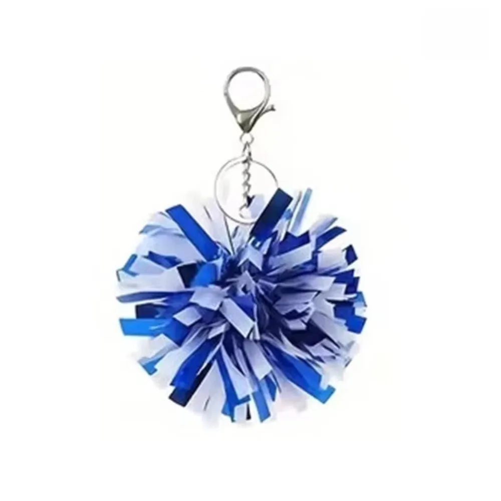 Blau-weißes Papier-Pom-Pom-Anhänger mit silberner Ring.