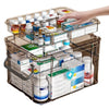 Transparente Kunststoff-Erste-Hilfe-Box mit Henkel, gefüllt mit verschiedenen medizinischen Hilfsmitteln und Medikamenten.
