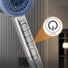 Gros plan d'une pomme de douche de massage argentée à haute pression avec un mode de sortie multi-niveaux et des touches de p