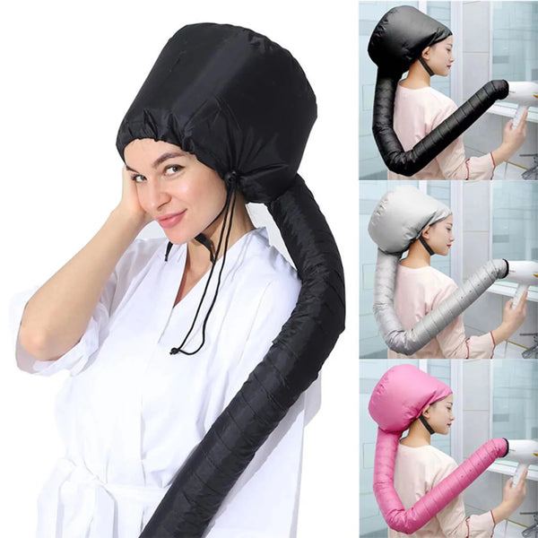 Eine Frau trägt eine schwarze wiederverwendbare Haartrocken- und Stylingkappe und demonstriert deren Verwendung.